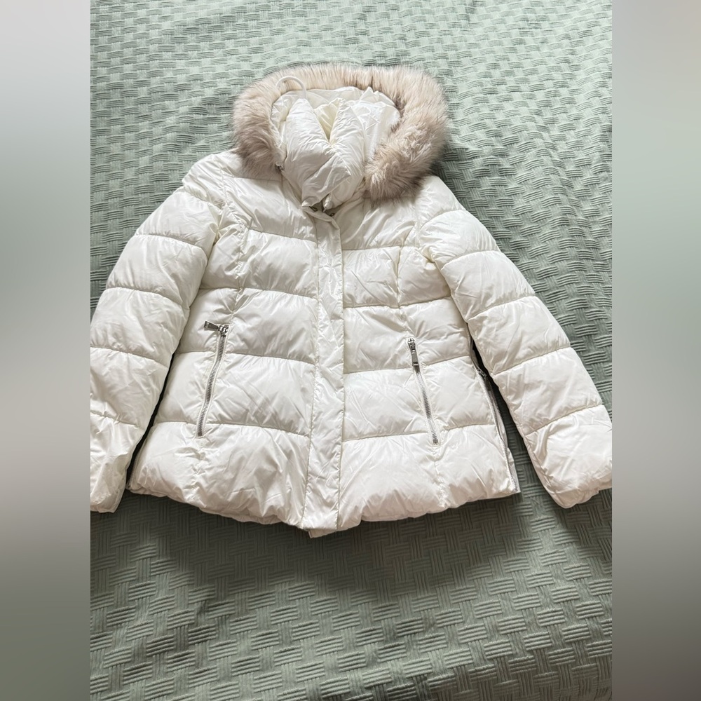 T Tahari Faux-Fur Trim Hooded Puffer Jacket - Picture 4 of 8